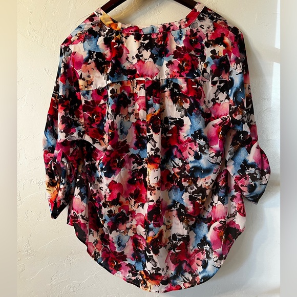 Torrid Multicolor Floral Blouse 0 - Picture 2 of 5